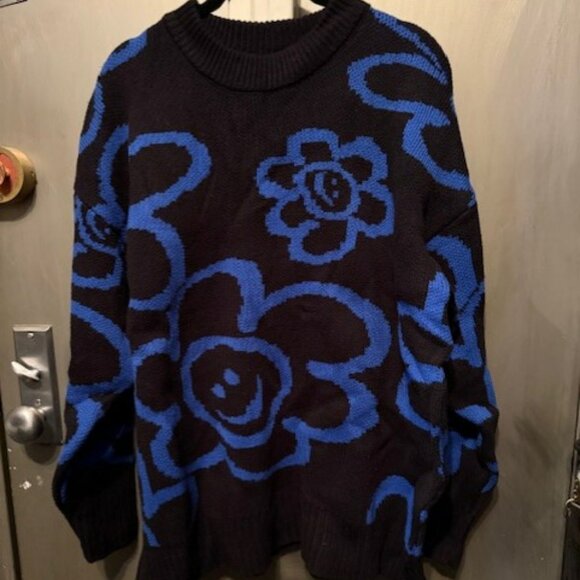 Retro Blue & Black floral & Smiley Face sweater - NWT - Picture 4 of 16